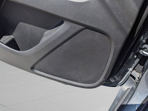 Used 2020 Chevrolet Traverse LS w/ LPO, Black Accent Package FWD image 21