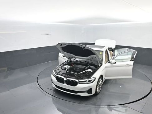 Used 2023 BMW 530i xDrive w/ Premium Package image 33