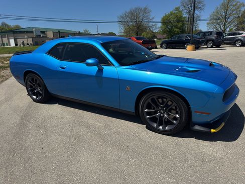 Used 2023 Dodge Challenger R/T Scat Pack RWD image 3