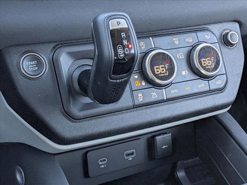 Used 2023 Land Rover Defender 90 S image 12