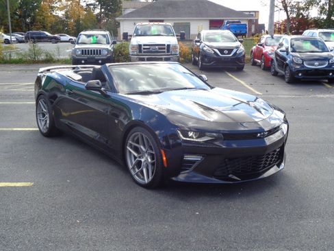Used 2017 Chevrolet Camaro SS image 3
