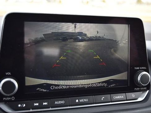 Used 2023 Nissan Rogue S image 12