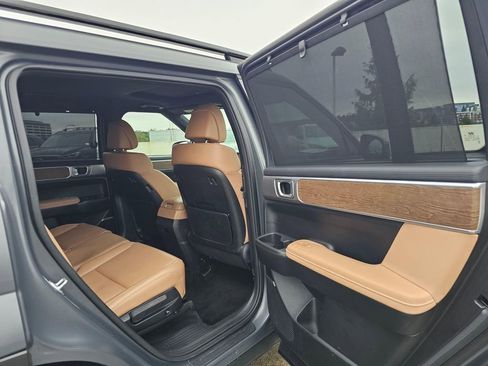 Used 2025 Hyundai Santa Fe Limited w/ Tow & Go Package image 14