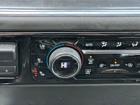 Used 2023 Chevrolet Silverado 1500 High Country w/ High Country Premium Package image 27