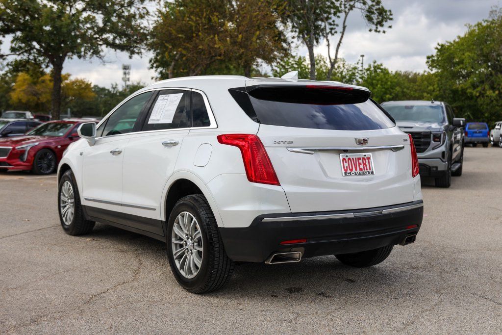 Used 2018 Cadillac XT5 Luxury w/ Driver Awareness Package FWD image 3