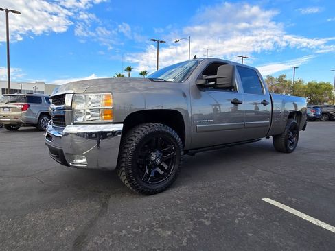 Used 2008 Chevrolet Silverado 2500 LT w/ 1LT Convenience Package RWD image 2