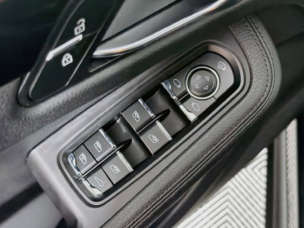 Certified 2023 Porsche Macan AWD/4WD image 20