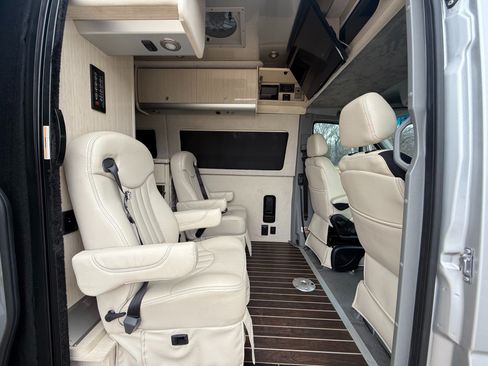 Used 2017 Mercedes-Benz Sprinter 3500 image 17