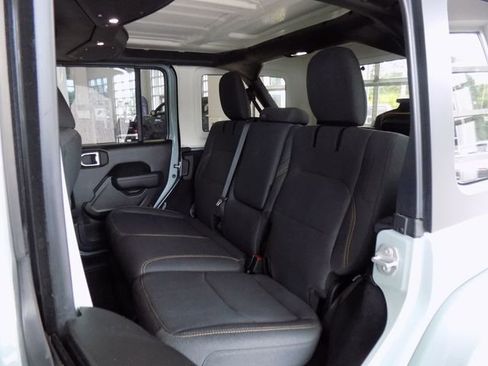 Certified 2024 Jeep Wrangler Unlimited w/ Convenience Group AWD/4WD image 16