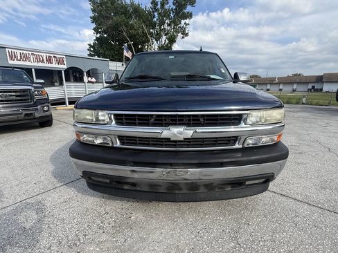 Used 2006 Chevrolet Suburban LS w/ Smart Select Package RWD image 6