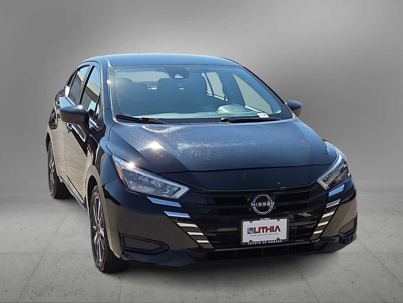 Used 2025 Nissan Versa SV FWD image 3