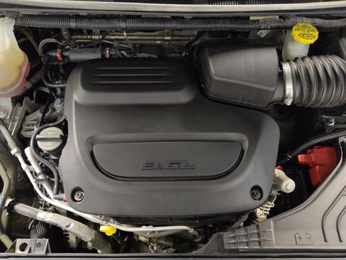 Used 2023 Chrysler Voyager LX FWD image 30