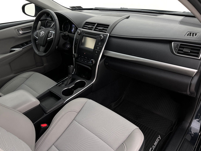 Used 2017 Toyota Camry SE FWD image 13