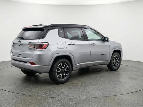Used 2025 Jeep Compass Trailhawk AWD/4WD image 7