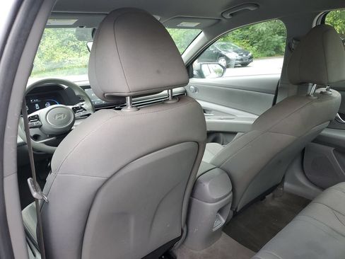 Used 2025 Hyundai Elantra SE FWD image 7