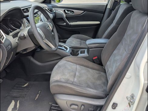 Used 2016 Nissan Rogue SV FWD image 14