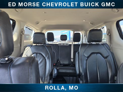 Used 2021 Chrysler Pacifica Touring-L FWD image 26