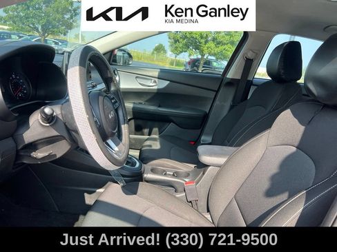 Used 2023 Kia Forte LXS w/ LXS Technology Package FWD image 11