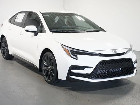 New 2026 Toyota Corolla SE image 3