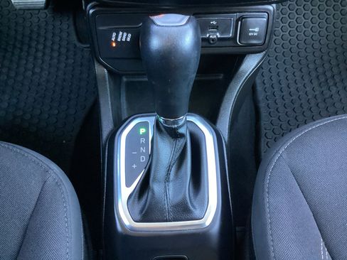 Used 2023 Jeep Renegade Latitude image 24