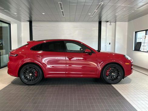 Certified 2025 Porsche Cayenne GTS AWD/4WD image 7