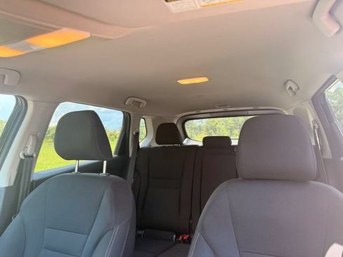 Used 2024 Nissan Rogue S FWD image 11
