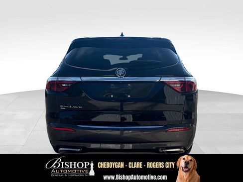 Used 2023 Buick Enclave Essence AWD/4WD image 10