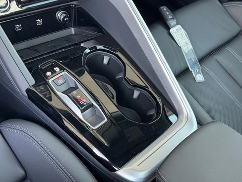 New 2025 Audi Q5 Prestige image 31