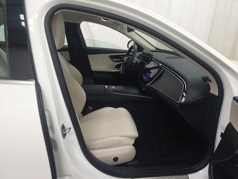 Used 2024 Mercedes-Benz E 350 4MATIC Sedan image 13