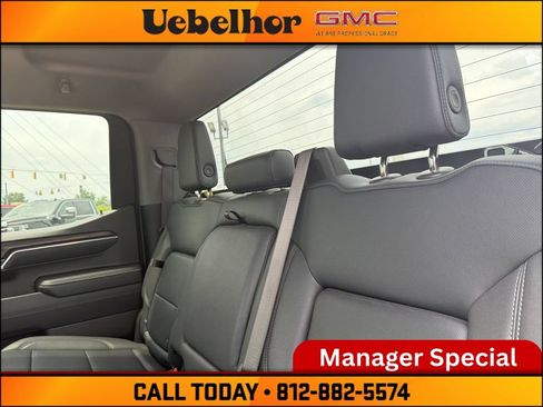 Used 2025 GMC Sierra 1500 SLT AWD/4WD image 16