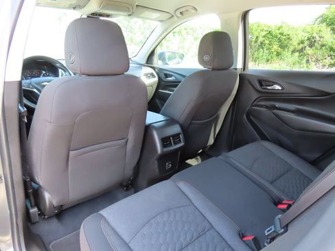 Used 2020 Chevrolet Equinox LT FWD image 23