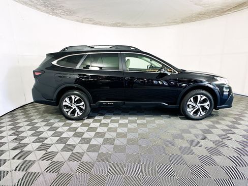 Used 2022 Subaru Outback Limited XT AWD/4WD image 2