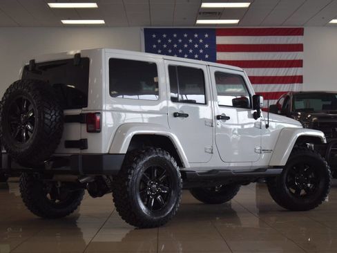 Used 2014 Jeep Wrangler Unlimited Sahara AWD/4WD image 37