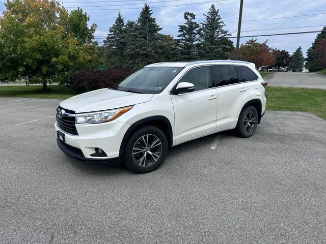 Used 2016 Toyota Highlander XLE AWD/4WD image 7