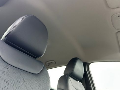 Used 2022 Chevrolet Bolt EUV LT w/ Convenience Package image 21