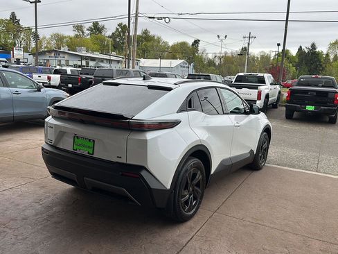 New 2026 Toyota C-HR image 4