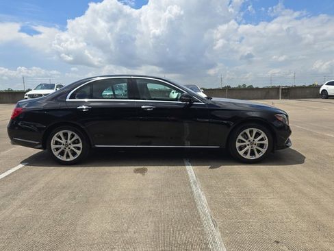 Used 2018 Mercedes-Benz E 300 image 4