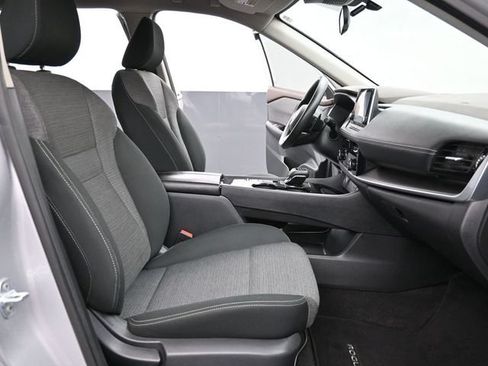 Used 2022 Nissan Rogue SV FWD image 27