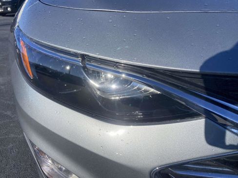 Used 2025 Chevrolet Malibu LT image 4