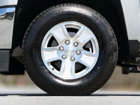 Used 2018 Chevrolet Silverado 1500 LT image 18