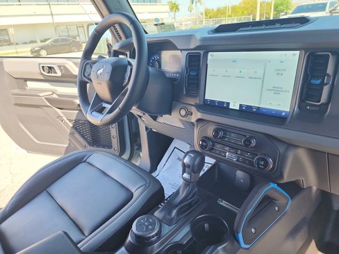 Used 2024 Ford Bronco Black Diamond image 26