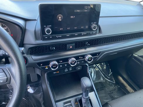 Used 2023 Honda CR-V EX image 19