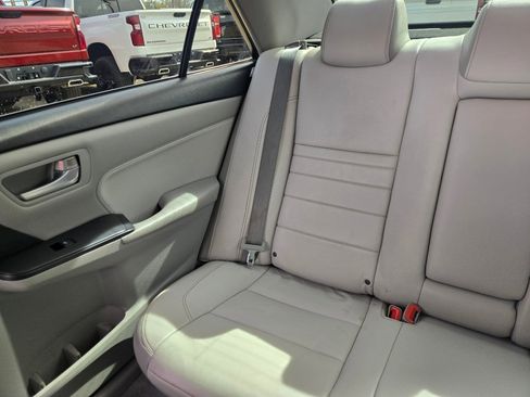 Used 2015 Toyota Camry XLE w/ Moonroof Package image 20