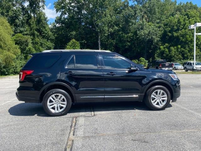 Used 2018 Ford Explorer XLT w/ Equipment Group 202A AWD/4WD image 2