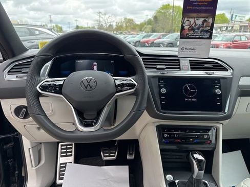 Used 2022 Volkswagen Tiguan SE R-Line AWD/4WD image 7