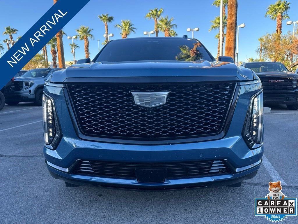 Used 2026 Cadillac Escalade ESV Platinum Sport w/ LPO, ONYX Package AWD/4WD image 7