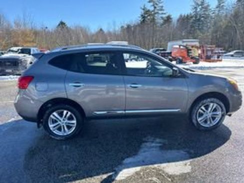 Used 2015 Nissan Rogue S w/ Convenience Package image 4