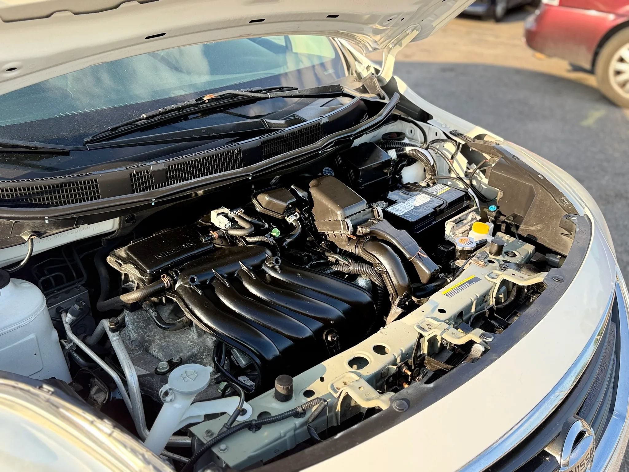 Used 2012 Nissan Versa SV FWD image 13