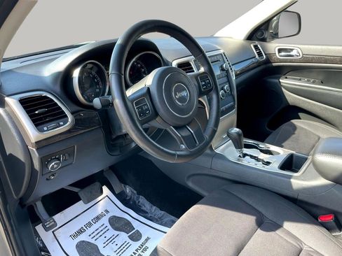 Used 2012 Jeep Grand Cherokee Laredo w/ Laredo E Group image 13