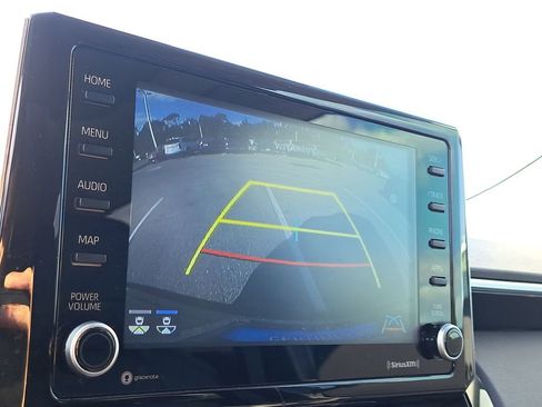 Certified 2022 Toyota Corolla Cross XLE image 23